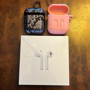 AirPods with carry case
